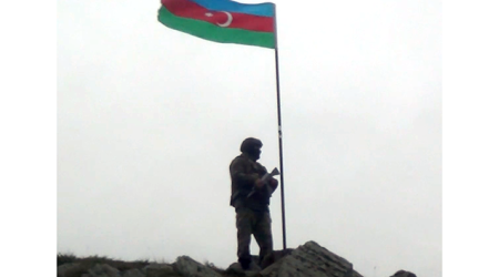 Müdafiə Nazirliyi Buzduxdan ilk videonu paylaşdı