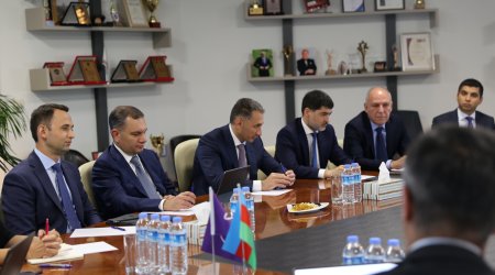 Rəqəmsal İnkişaf və Nəqliyyat Naziri cənab Rəşad Nəbiyev Azercell ilə  görüş keçirib