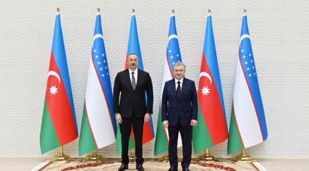 Shavkat Mirziyoyev makes phone call to Ilham Aliyev
