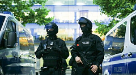 Almaniya Rusiya ilə işləməkdə şübhəli bilinən şirkətlərdə axtarışlara başlayıb