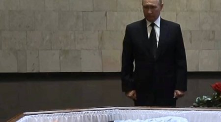 Putin Qarbaçovla vidalaşmaq üçün xəstəxanaya gəldi