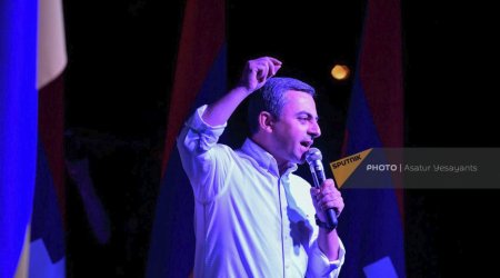 İrəvanda Paşinyanın istefası tələbi ilə mitinq keçirildi