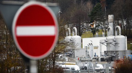 Çexiya Rusiya qaz qiymətləri məsələsini Aİ Şurasının gündəliyindən çıxarmaq istəyir