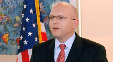 ABŞ rəsmisi Qarabağa görə Azərbaycana gəlib - YENİLƏNDİ