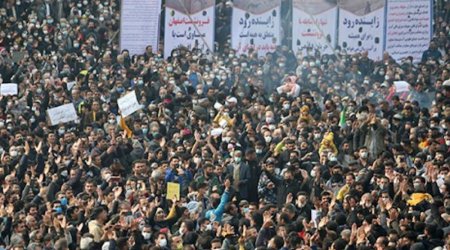 Hicaba görə saxlanılan qızın ölməsi kütləvi etirazlara səbəb oldu - Video