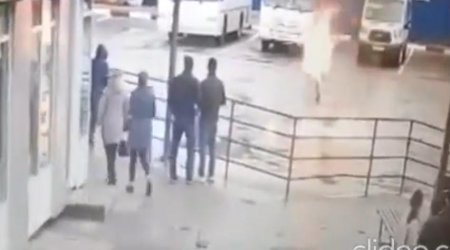 Rusiyada hərbi xidmətə getmək istəməyən gənc özünü yandırıb