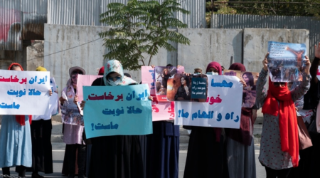 Kabildə qadınlar İrana dəstək aksiyası keçirdi
