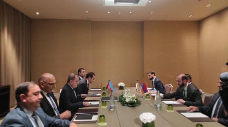 Ceyhun Bayramovla Mirzoyan arasında görüş keçirilib - YENİLƏNDİ