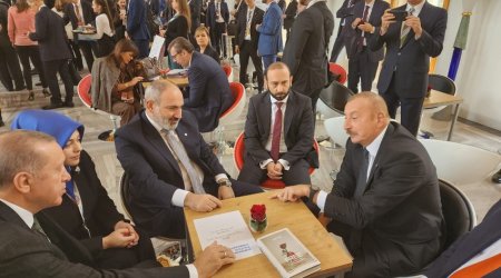 Aliyev, Erdogan and Pashinyan hold joint discussion in Prague