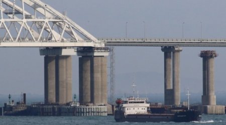 Krım körpüsündə yanğın olub