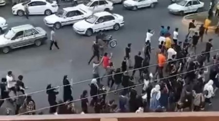 İranın Qonbəd Kavus şəhərində etiraz aksiyası keçirilib - VİDEO