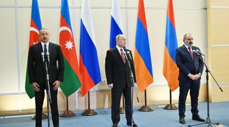 Vladimir Putin invites Ilham Aliyev and Nikol Pashinyan to meeting in Russia