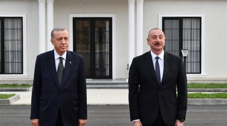 Prezidentlər mətbuata bəyanatla çıxış edir - VİDEO