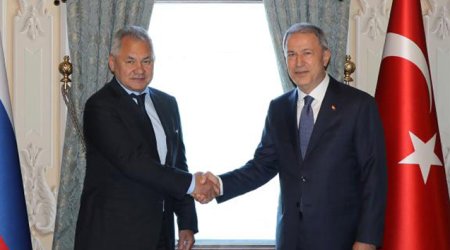 Hulusi Akar Şoyqu ilə telefonla danışdı