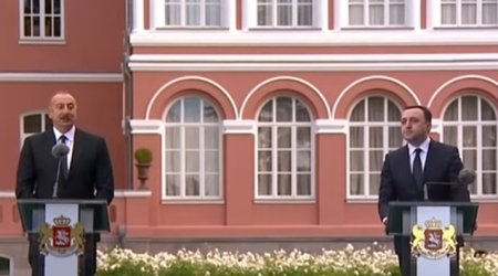 Liderlər mətbuata bəyanatlarla çıxış edirlər - Canlı