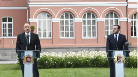 Azərbaycan Bakı-Tbilisi-İrəvan formatında danışıqlara razıdır