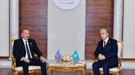 Azərbaycan Prezidenti qazaxıstanlı həmkarını təbrik edib