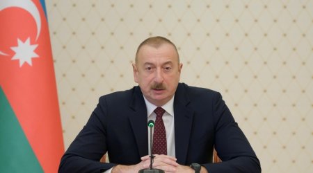 Ilham Aliyev and Alexey Overchuk discuss activities of tripartite working group