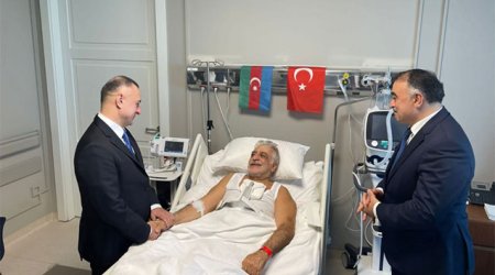 Səhiyyə naziri Şamil Ayrımı xəstəxanada ziyarət etdi