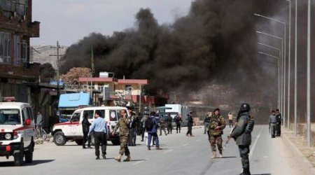 Kabildə məmurların olduğu maşın partladıldı - Ölənlər var/VIDEO