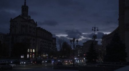 Kiyevdə 450 min mənzil işıqsız qalıb