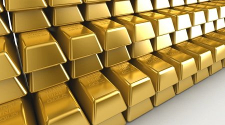 Gold prices fall amid strengthening of US dollar
