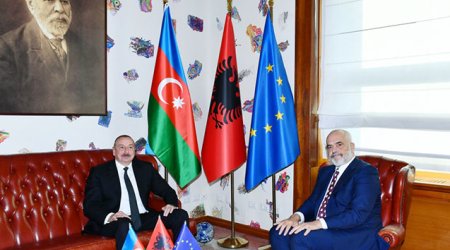 İlham Əliyev Albaniyanın Baş naziri ilə təkbətək görüşdü