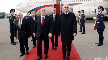 Mişustin Azərbaycanda səfərdədir