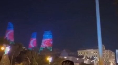 Azərbaycanda qızlar İrandakı etirazçılara dəstək olaraq fləşmob keçiriblər- VİDEO