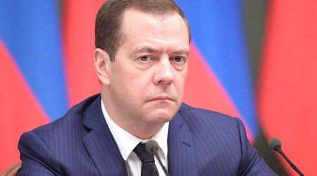 Medvedyev - Neftin qiyməti ilə bağlı ağlasığmaz hadisələr baş verəcək