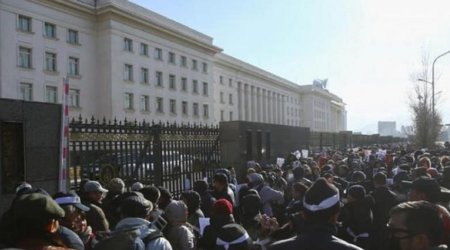 Monqolustanda etiraz aksiyalarında 6 nəfər yaralanıb