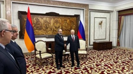 Putinlə Paşinyanın görüşü BAŞLAYIB