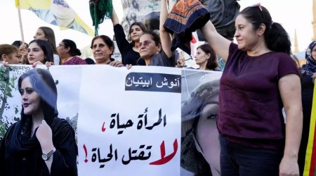 Etirazlarda tutulan qadınların zindanda vəziyyəti çox yaxşıdır - İran rəsmisi