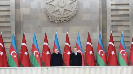 Zəfər paradından iki il keçir