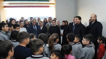 Хикмет Гаджиев и дипломаты побеседовали с учениками в Зангилание
