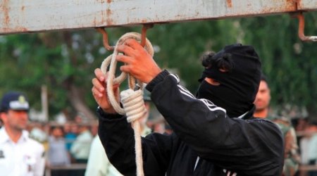 İranda 3-ü azərbaycanlı olmaqla 5 nəfər dar ağacından asılıb