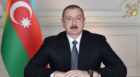 Президент Азербайджана поздравил эмира Катара