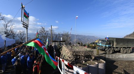 На дороге Ханкенди - Лачын созданы условия для движения автомобилей миротворцев