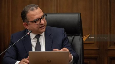 Paşinyan maliyyə nazirini özünə müavin təyin etdi