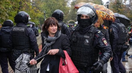 Rusiyada aksiyalar zamanı həbs edilən şəxslərin ayı açıqlanıb