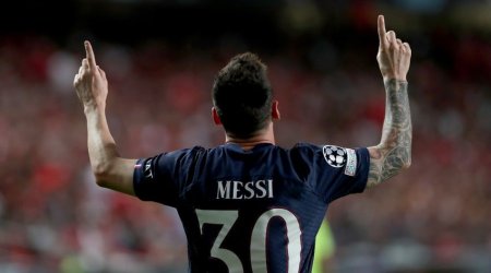 Messi to stay at PSG for one more season