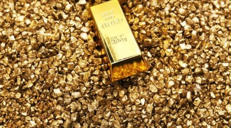 Gold prices rise slightly