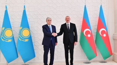 Tokayev İlham Əliyevə zəng etdi