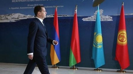 Putin Medvedevə yeni vəzifə verdi