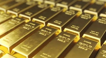 Gold prices declines slightly