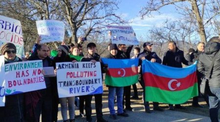 Акция протеста на дороге Ханкенди - Лачын продолжается и в первый день 2023 года