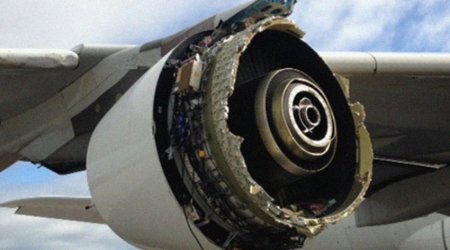 ABŞ-da hava limanının işçisi təyyarənin turbininə düşərək ölüb