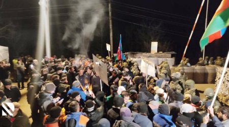 Ekofəallar 24 gündür Qarabağ iqtisadi rayonunda ekoloji terrora son qoyulması tələbi ilə aksiya keçirirlər