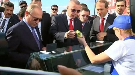 Putinin yanından ayrılmayan sarışın qadın kimdir? - FOTOLAR