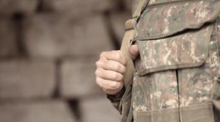 Azərbaycanda əsgər intiharlarında günahkar komandirlərdir - DEPUTAT